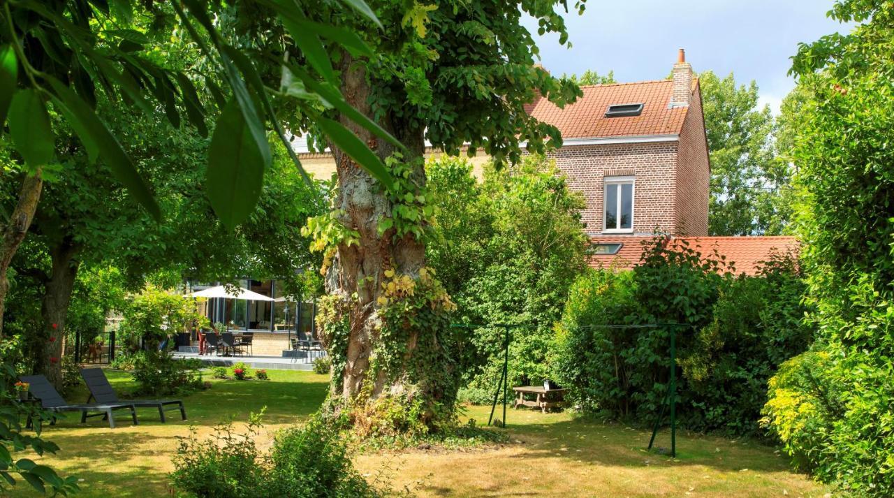 Les Berges Hotell Bourbourg Eksteriør bilde