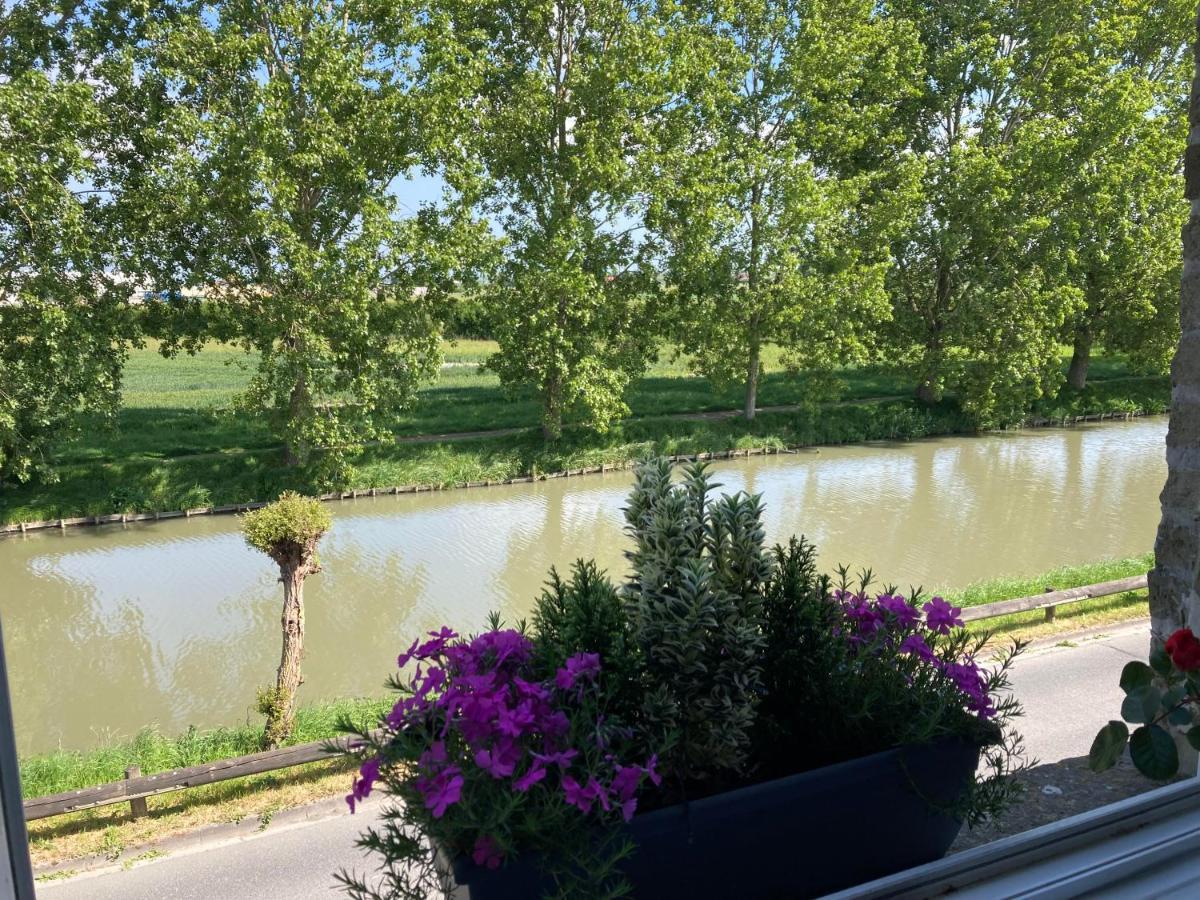 Les Berges Hotell Bourbourg Eksteriør bilde