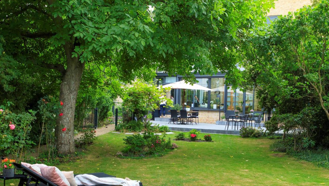 Les Berges Hotell Bourbourg Eksteriør bilde
