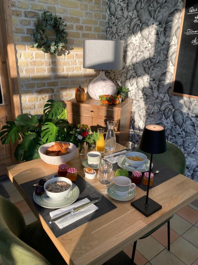 Les Berges Hotell Bourbourg Eksteriør bilde